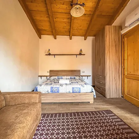 Favisi Bed & Breakfast Sagama