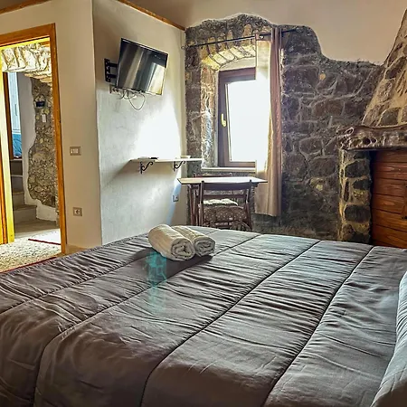 Favisi Bed & Breakfast 3*