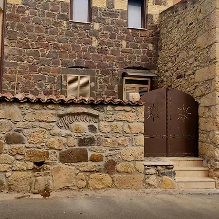 Favisi Bed & Breakfast 3*